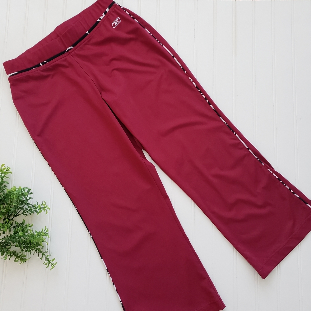 Reebok Crop Athletic Pants Cranberry Play Dry size Small
